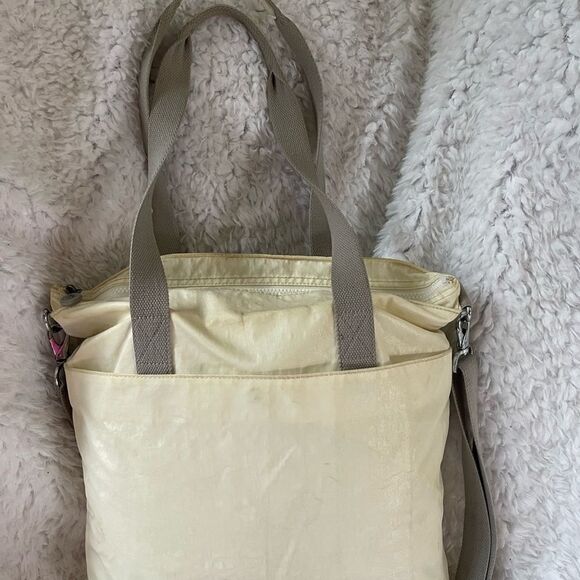 Kipling off white Nylon shoulder bag with gray fabric trims and straps . - Picture 5 of 13